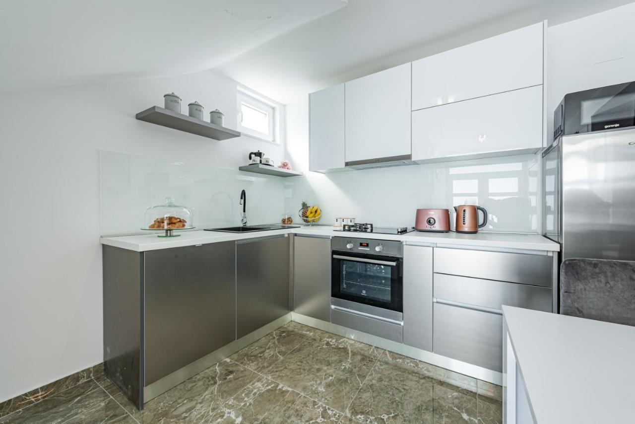 Golden Seaview Holiday Home Млини Екстер'єр фото